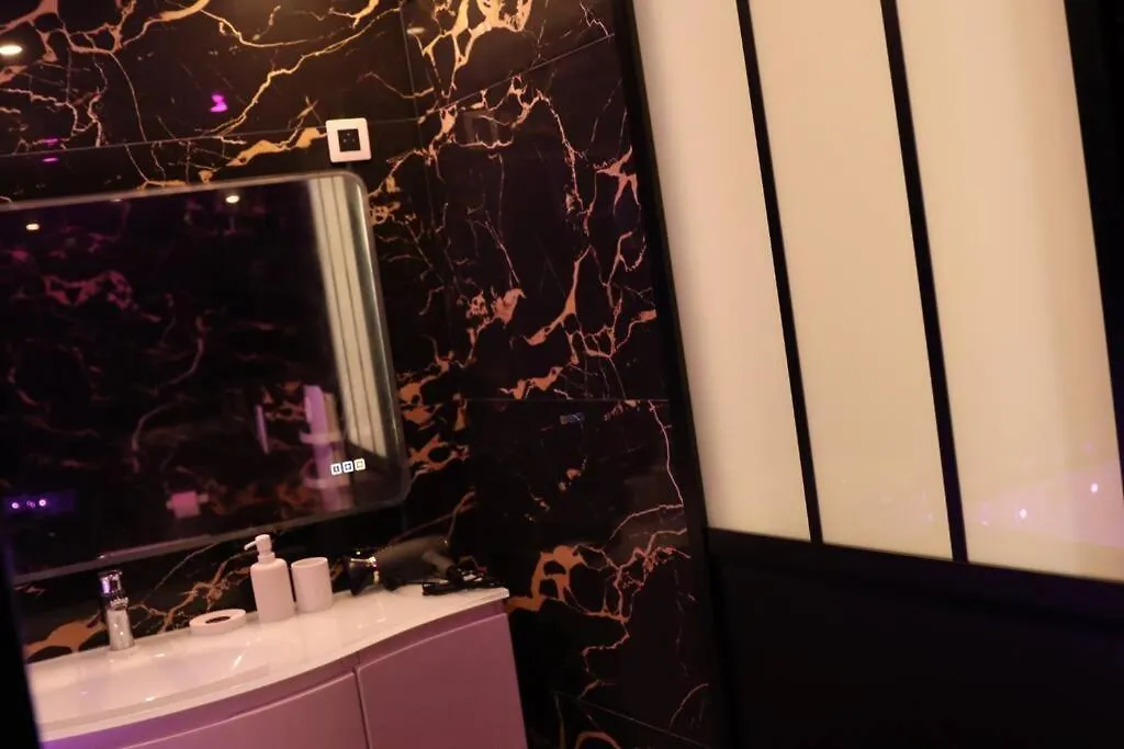 Pavillon En Loft 87 M 10E, Jacuzzi Apartment Marseille