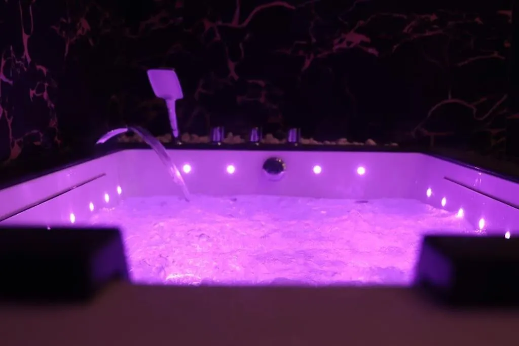 Pavillon En Loft 87 M 10E, Jacuzzi Apartment Marseille France